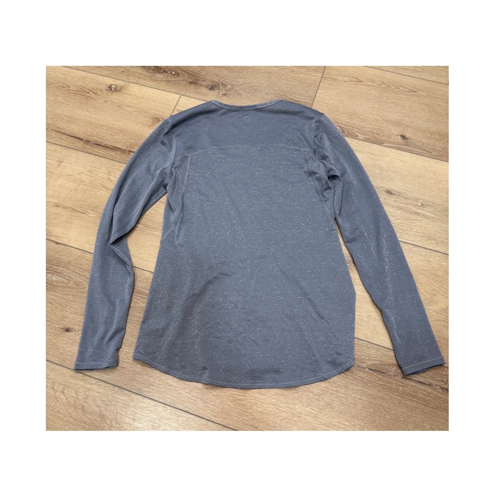Athleta Gray Metallic Shimmer Long Sleeve Thumbhole Activewear Top Small - Picture 2 of 4